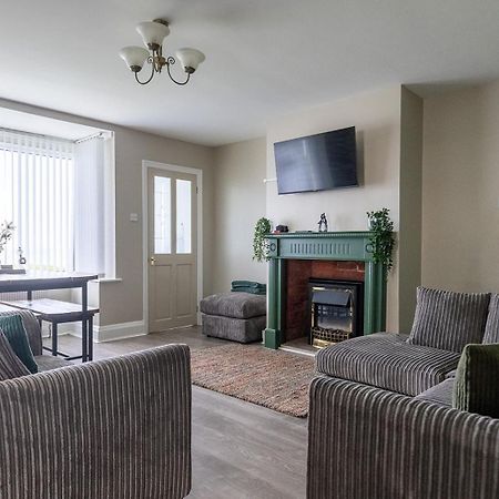 Beachfront Apartment - Ground Floor Apartment With Sea Views, Next To The Beach, Bridlington, North Yorkshire Bessingby Kültér fotó