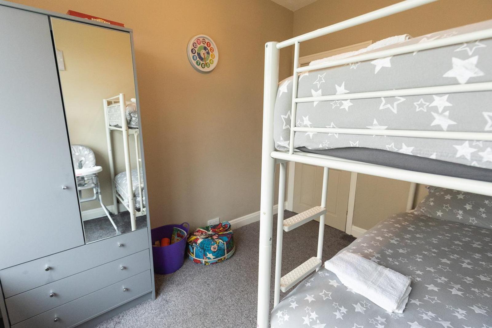 Beachfront Apartment - Ground Floor Apartment With Sea Views, Next To The Beach, Bridlington, North Yorkshire Bessingby Kültér fotó
